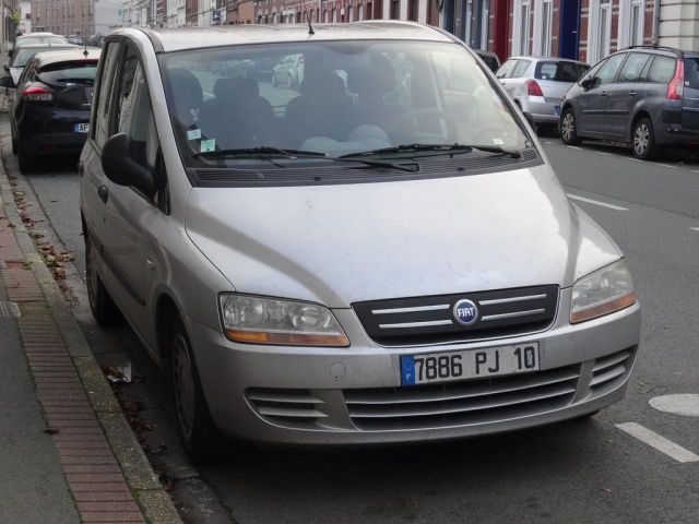 bontott FIAT MULTIPLA Jobb első Vízlehúzó Gumicsík