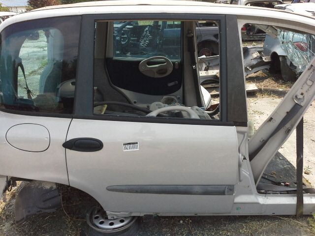 bontott FIAT MULTIPLA Jobb hátsó Ajtó (Részeivel)