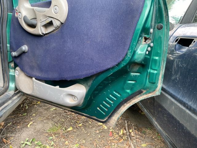 bontott FIAT MULTIPLA Jobb hátsó Ajtó (Üres lemez)