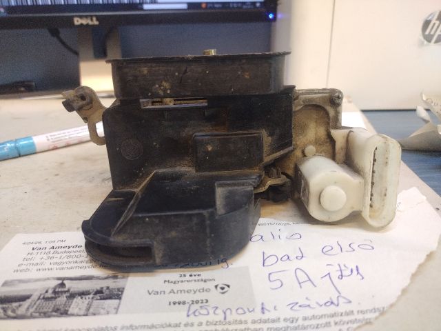 bontott FIAT PALIO Bal első Ajtózár