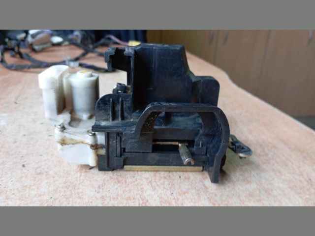 bontott FIAT PALIO Bal első Ajtózár