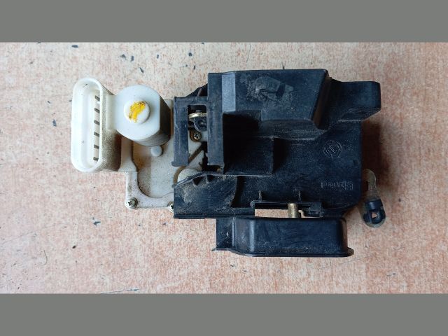 bontott FIAT PALIO Bal első Ajtózár