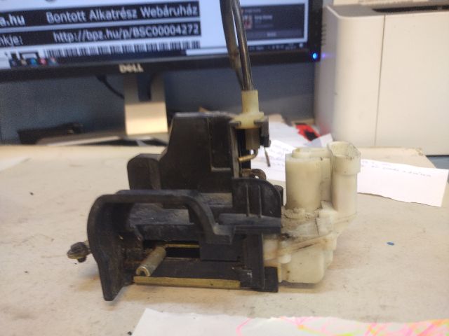 bontott FIAT PALIO Bal első Ajtózár