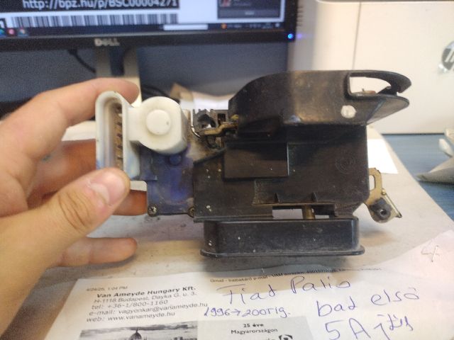 bontott FIAT PALIO Bal első Ajtózár