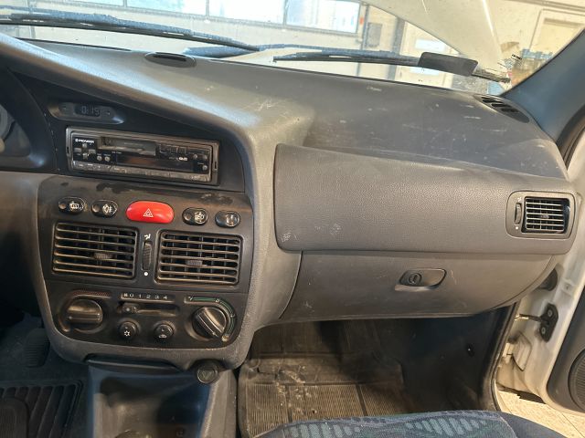 bontott FIAT PALIO Csomagtérajtó (Üres lemez)