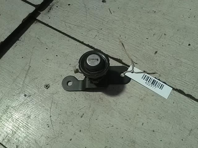 bontott FIAT PALIO Csomagtérajtó Zárbetét