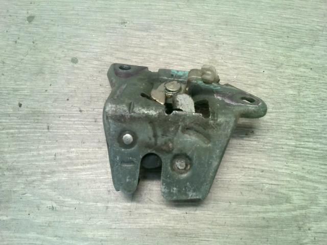 bontott FIAT PALIO Csomagtérajtó Zárszerkezet