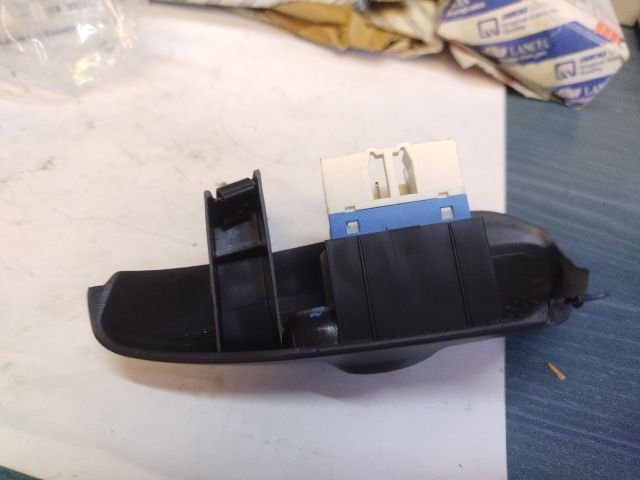 bontott FIAT PALIO Jobb első Ablakemelő Kapcsoló