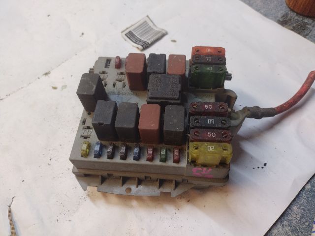 bontott FIAT PANDA Biztosítéktábla Motortér