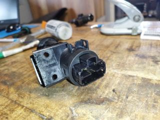 bontott FIAT PANDA Gyújtáskapcsoló Házzal