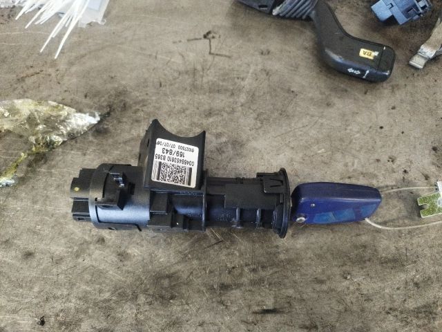 bontott FIAT PANDA Gyújtáskapcsoló Házzal