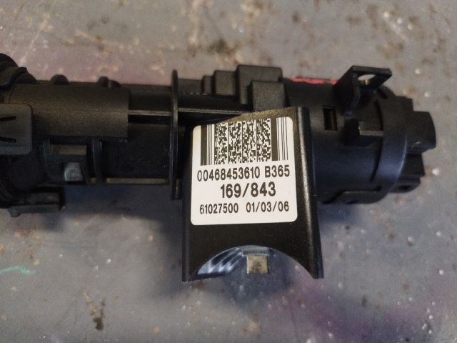 bontott FIAT PANDA Gyújtáskapcsoló Házzal