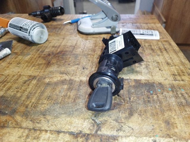 bontott FIAT PANDA Gyújtáskapcsoló Házzal