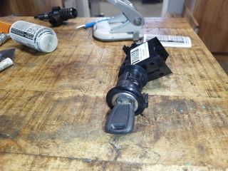 bontott FIAT PANDA Gyújtáskapcsoló Házzal