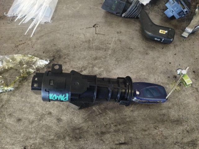 bontott FIAT PANDA Gyújtáskapcsoló Házzal