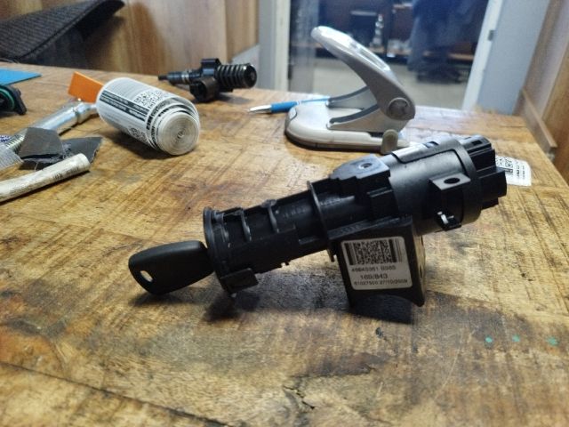 bontott FIAT PANDA Gyújtáskapcsoló Házzal