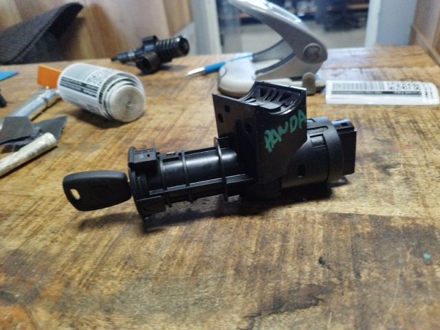 bontott FIAT PANDA Gyújtáskapcsoló Házzal