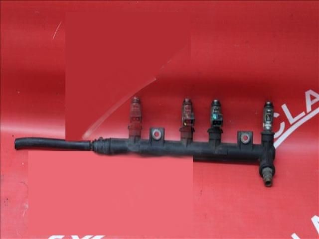 bontott FIAT PANDA Porlasztó Sor / Híd