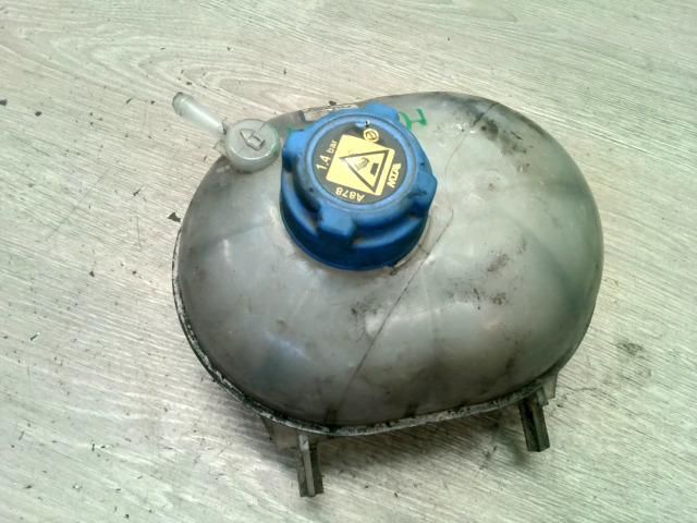 bontott FIAT PANDA Kiegyenlítő Tartály