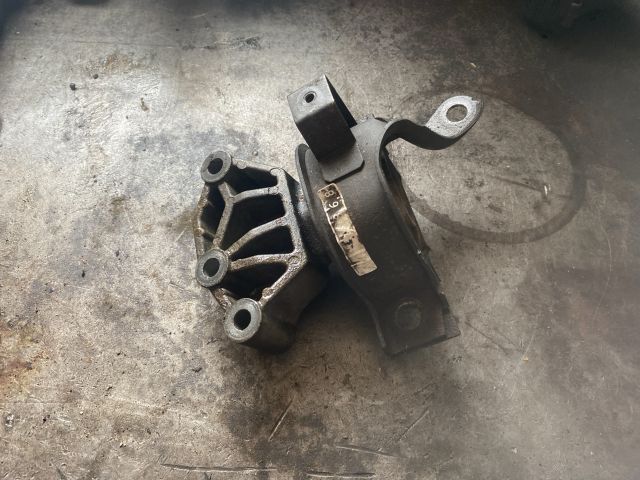 bontott FIAT PANDA Motor Tartó Bak (Fém)