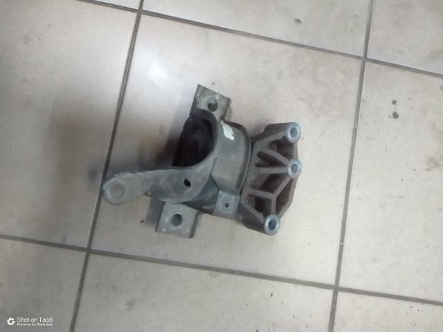 bontott FIAT PANDA Motor Tartó Bak (Fém)