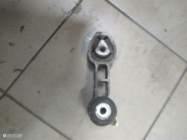 bontott FIAT PANDA Motor Tartó Bak (Fém)