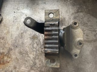 bontott FIAT PANDA Motor Tartó Bak (Fém)