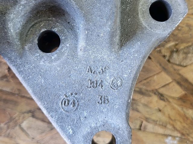 bontott FIAT PANDA Motor Tartó Bak Jobb