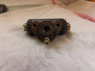 bontott FIAT PANDA Bal hátsó Féknyereg Munkahengerrel