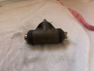 bontott FIAT PANDA Jobb hátsó Féknyereg Munkahengerrel