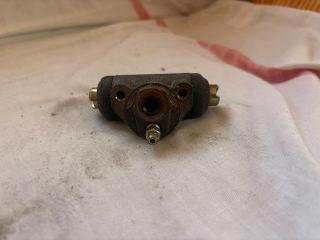 bontott FIAT PANDA Jobb hátsó Féknyereg Munkahengerrel