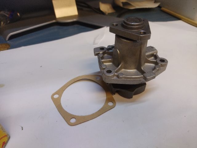 bontott FIAT PANDA Vízpumpa