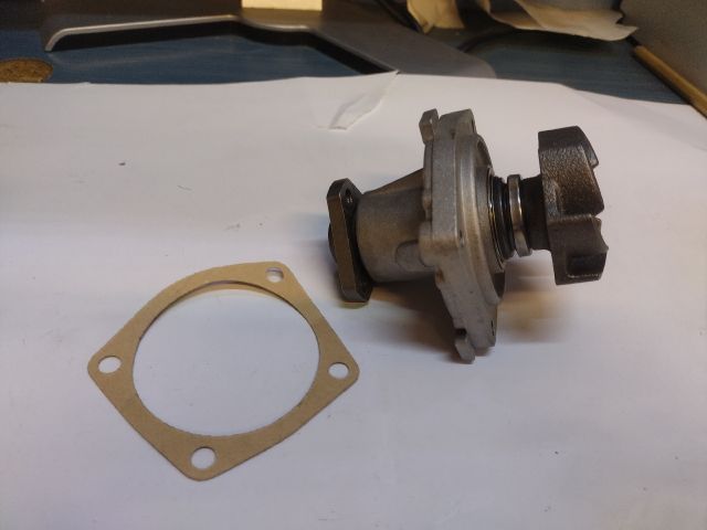 bontott FIAT PANDA Vízpumpa