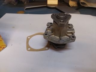 bontott FIAT PANDA Vízpumpa