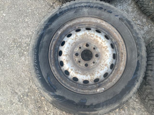 bontott FIAT PANDA Acélfelni Szett Gumival