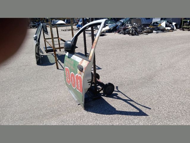 bontott FIAT PANDA Bal első Ajtó (Részeivel)