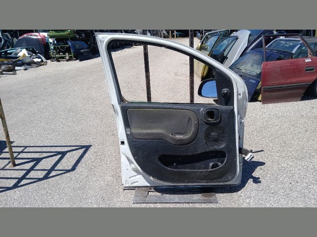 bontott FIAT PANDA Bal első Ajtó (Részeivel)