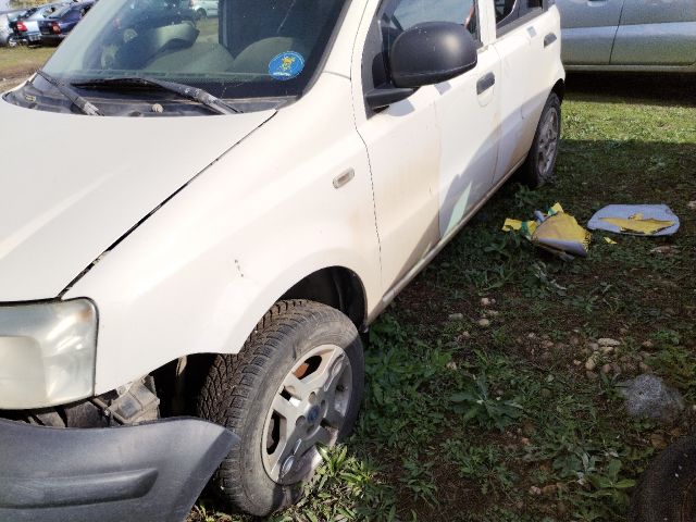 bontott FIAT PANDA Bal első Sárvédő
