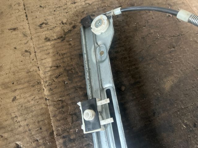 bontott FIAT PANDA Bal hátsó Ablakemelő Szerkezet (Mechanikus)