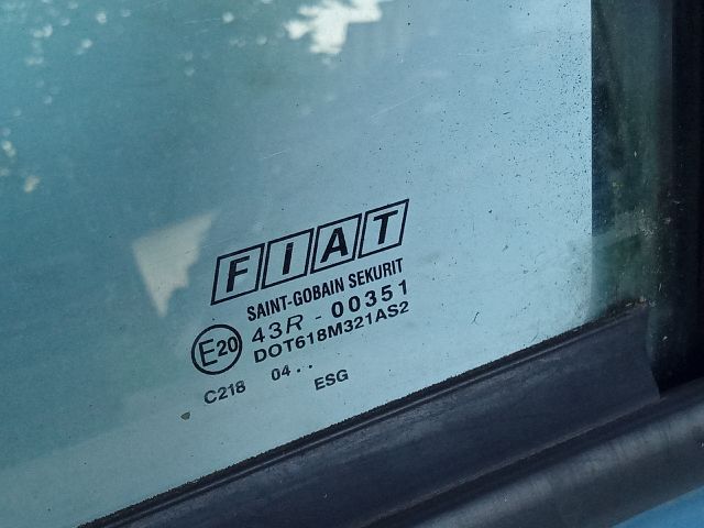 bontott FIAT PANDA Bal hátsó Ajtó (Részeivel)