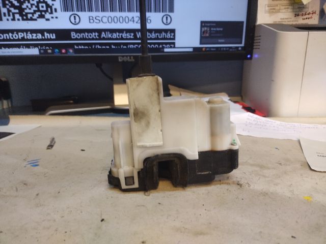bontott FIAT PANDA Bal hátsó Ajtózár