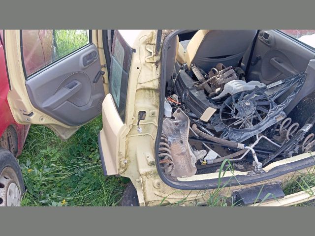 bontott FIAT PANDA Bal hátsó Negyed Karosszéria Csomag