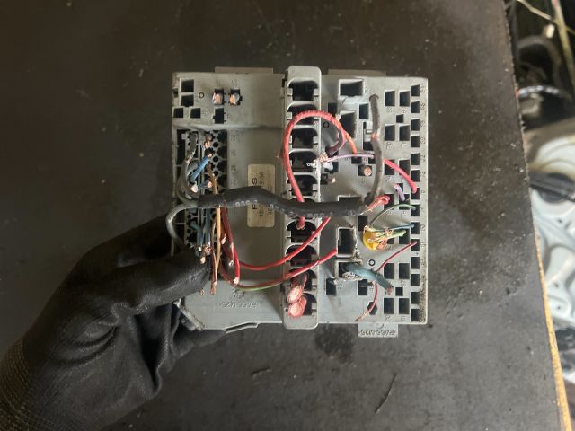 bontott FIAT PANDA Biztosítéktábla Utastér