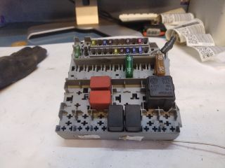 bontott FIAT PANDA Biztosítéktábla Utastér