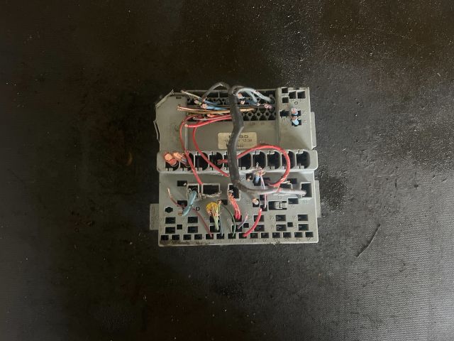 bontott FIAT PANDA Biztosítéktábla Utastér