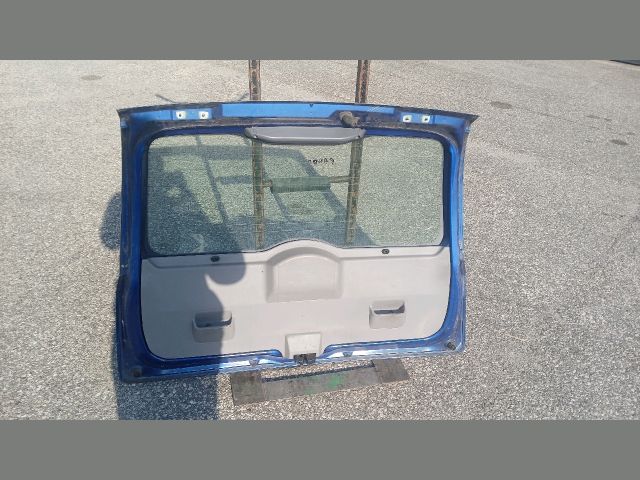 bontott FIAT PANDA Csomagtérajtó (Részeivel)