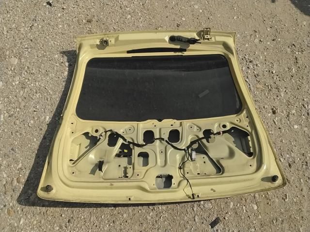 bontott FIAT PANDA Csomagtérajtó (Részeivel)