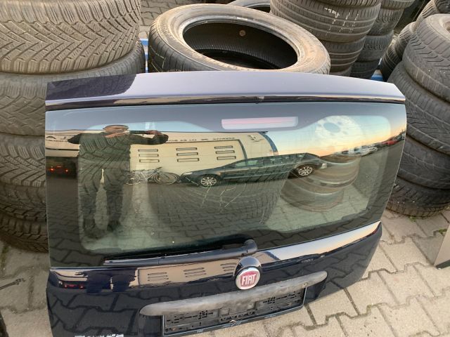 bontott FIAT PANDA Csomagtérajtó (Részeivel)