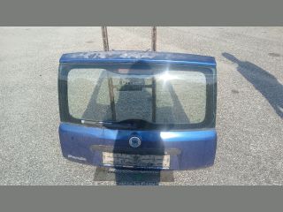 bontott FIAT PANDA Csomagtérajtó (Részeivel)