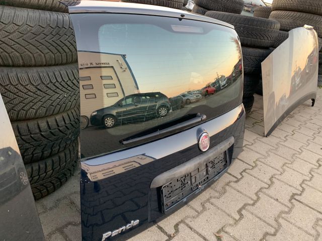 bontott FIAT PANDA Csomagtérajtó (Részeivel)